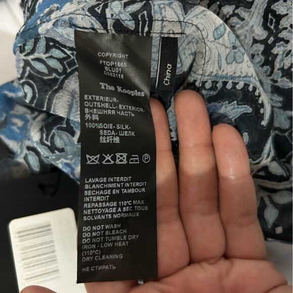 NWT The Kooples 100% Silk Blue Paisley Print V Neck Button Front Blouse Size 2 - Picture 8 of 8